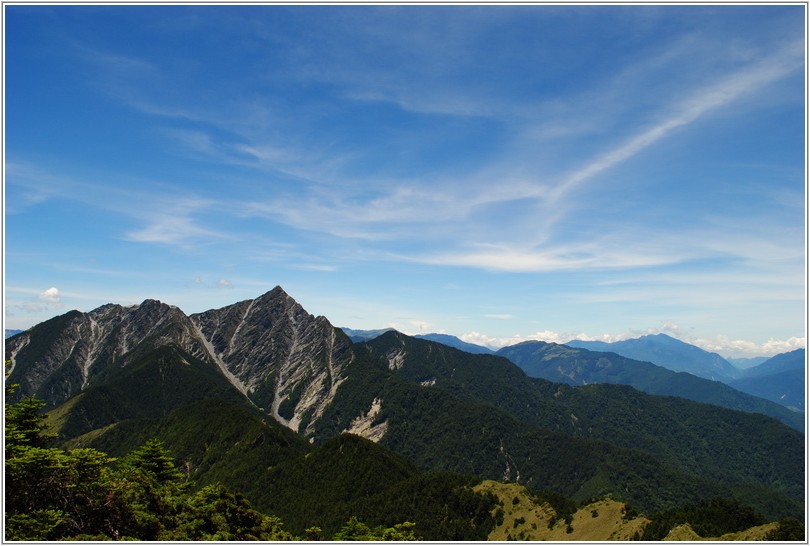 2012-07-13 11-31-52巴巴山看中央尖山.JPG